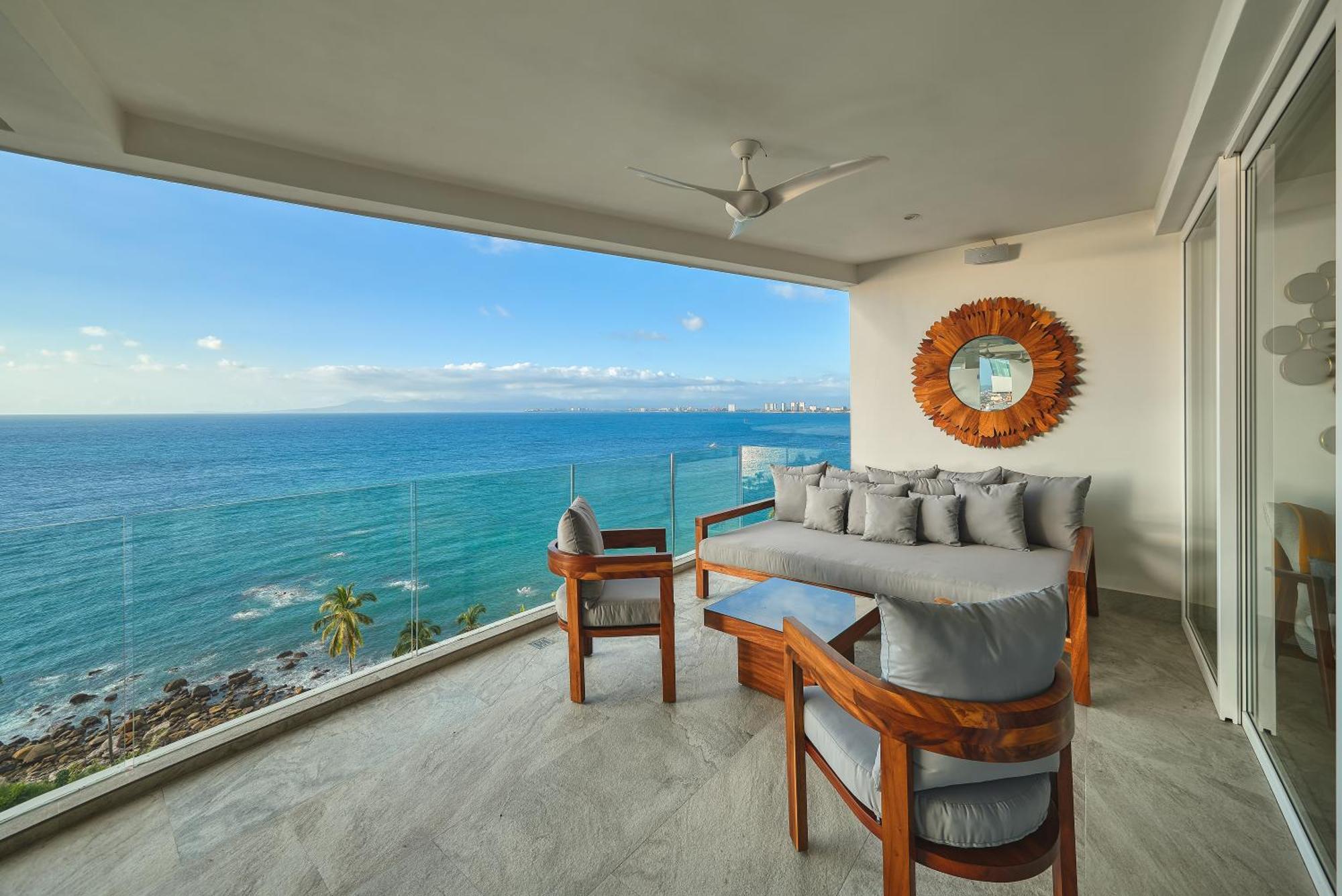 Maxwell Residences At Indah Puerto Vallarta Exterior photo